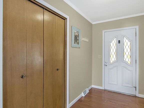 3rd image of 2222 N Longwood Ct