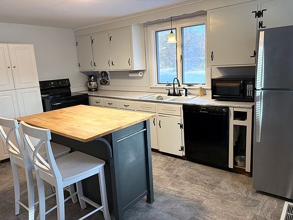 3rd image of 116 Bedford St