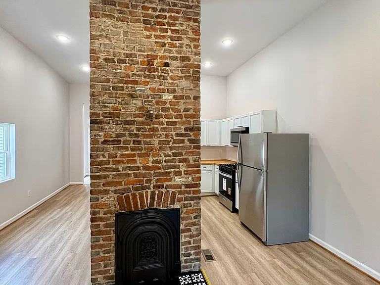 1226 Hull St — Photo 4