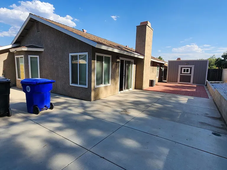 2529 Christine St — Photo 16