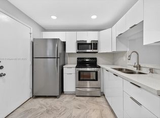 1000 NE 12th Ave APT 304, Hallandale Beach, FL 33009