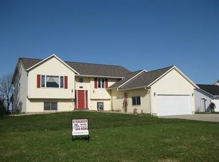 2221 Michael Ct, Reedsburg, WI 53959