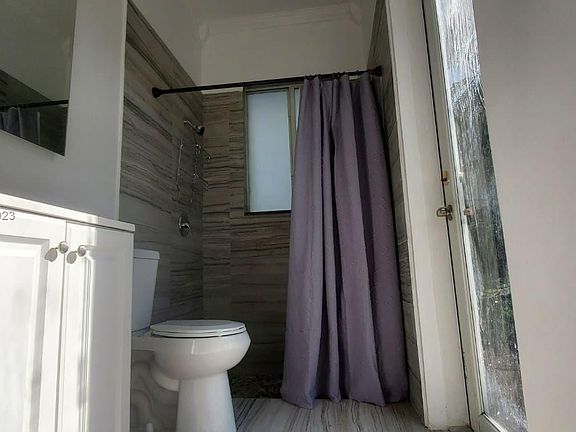 4th image of 361 NE 116th St #0