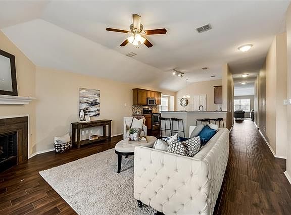 4th image of 11816 Gold Creek Dr E