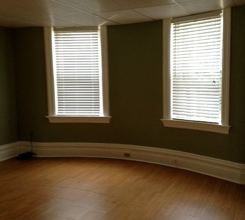 3rd image of 326 S Graham St E #3