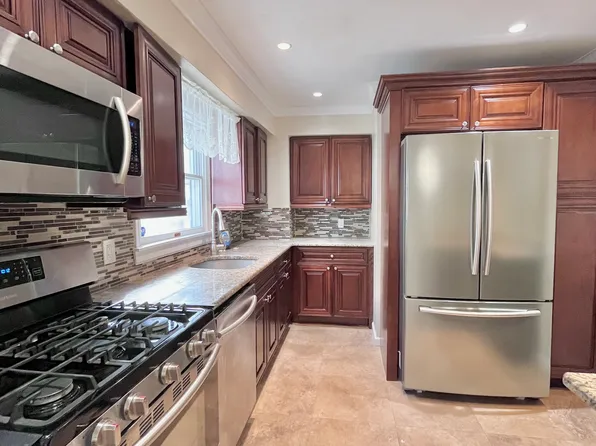 73 Wirt Ave #1, Staten Island, NY 10309