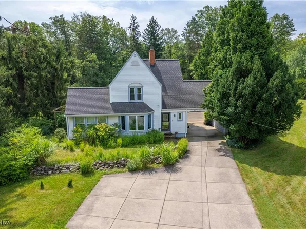 8700 Fitzwater Rd, Brecksville, OH 44141
