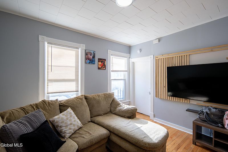5th image of 69 Heartt Avenue