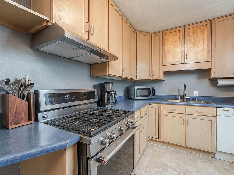 1606 NE 49th Ave #C — Photo 18