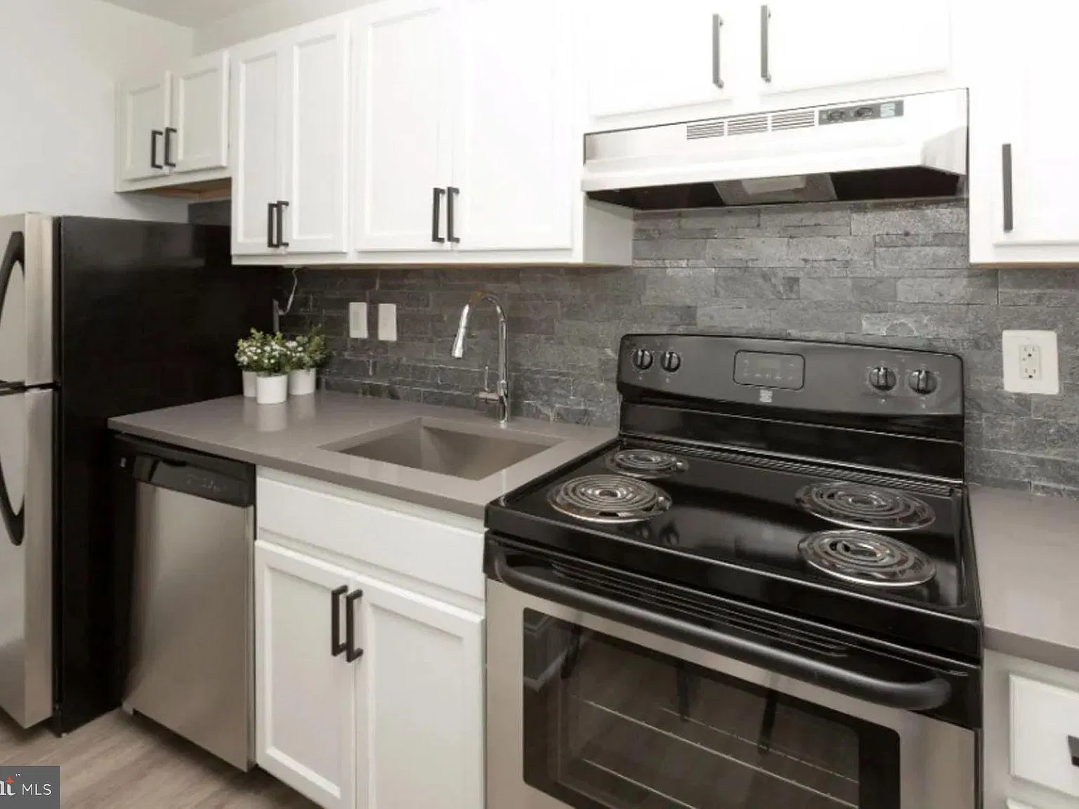 1026 N Calvert St — Photo 3