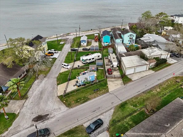 4403 W Bayshore Dr Lot 46-48, Bacliff, TX 77518