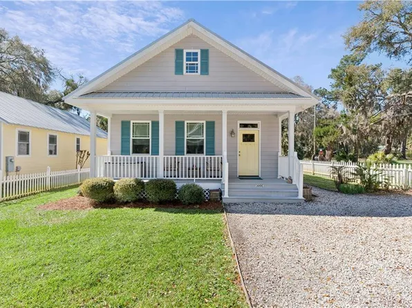 300 2nd St #E, Darien, GA 31305