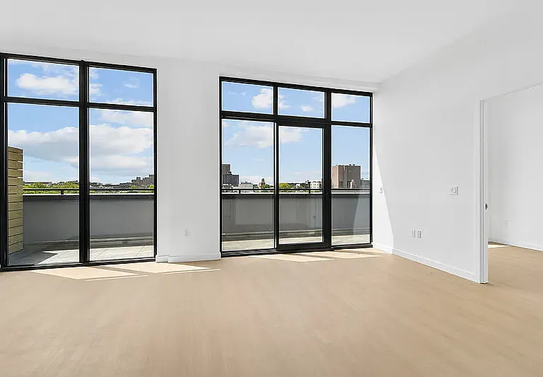645 Park Pl #8A — Photo 1