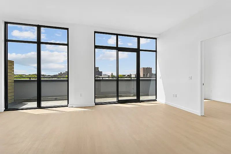1st image of 645 Park Pl #8A