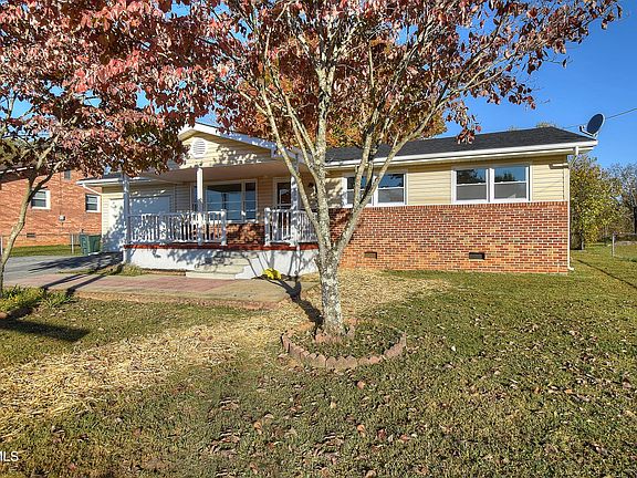 3rd image of 1611 Scenic Dr