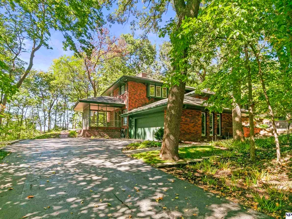 6048 Country Club Oaks Pl, Omaha, NE 68152