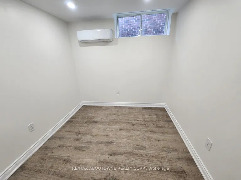 203 Rockledge Dr #LOWER — Photo 8