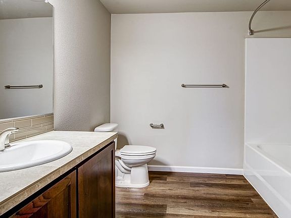4th image of 14615 NE Rose Pkwy #3-102