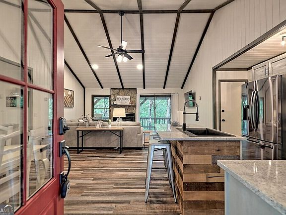 3rd image of 63 Mint Ln