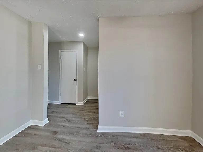 2314 Pebbledowne Cir — Photo 3