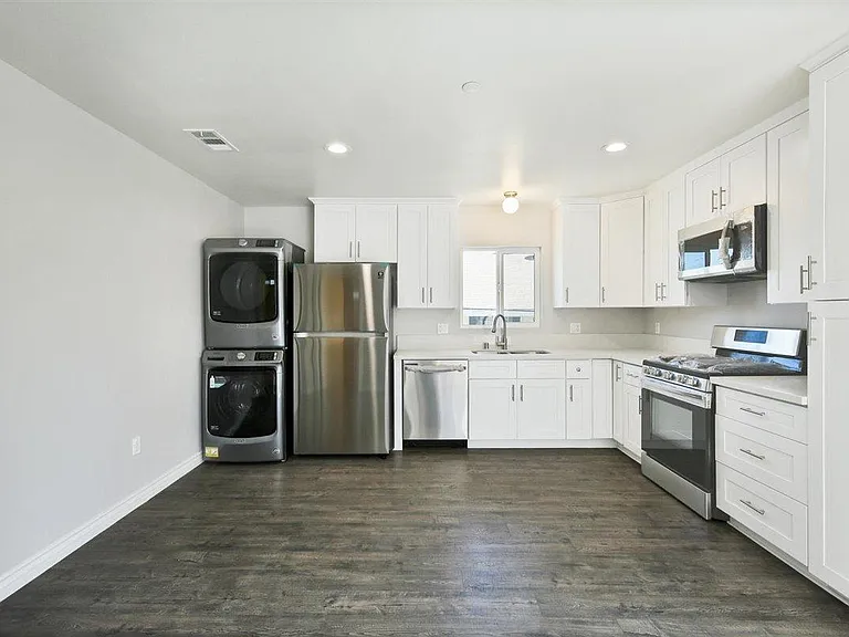 2769 Marengo St #3 — Photo 2