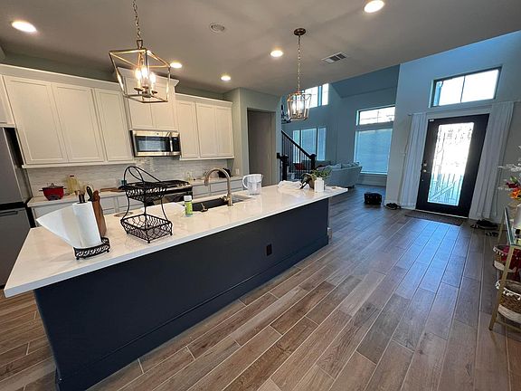 4th image of 820 Azul Lagoon Dr #4