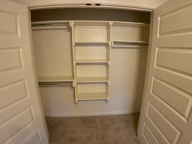 212 Kelton Ln — Photo 15