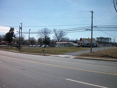 2nd image of 2213 Cleveland Hwy