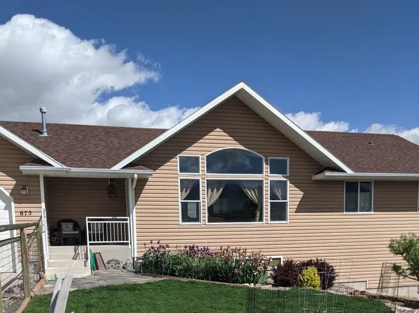 675 Foxridge Pl, Spring Creek, NV 89815