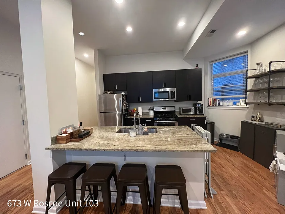 673 W. Roscoe St.
