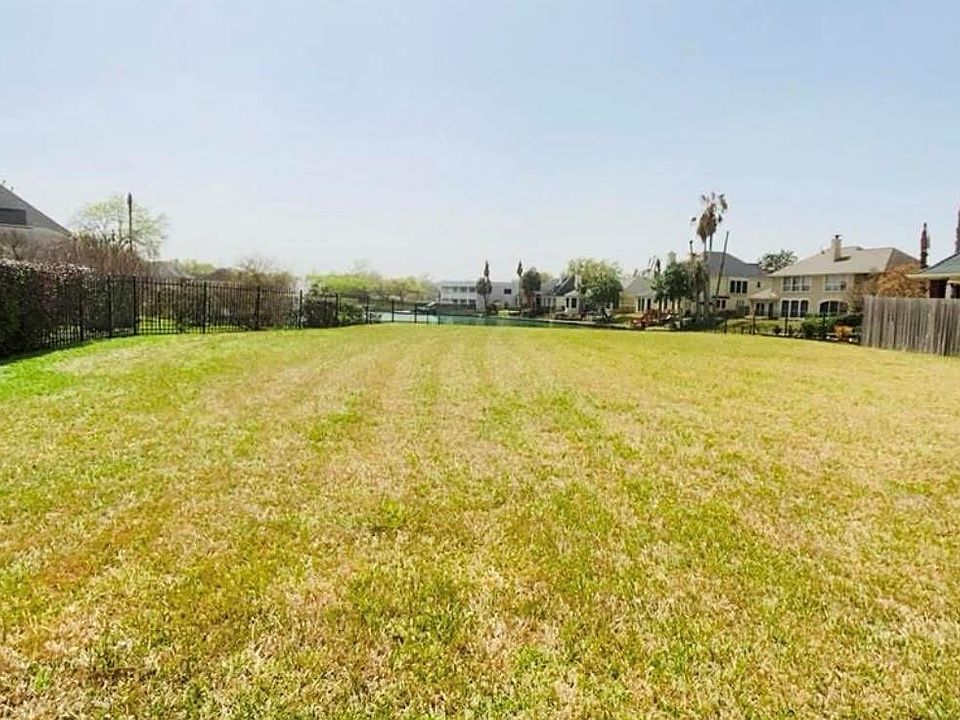 2nd image of 2823 Plantation Lakes Dr