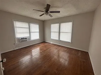 4402 Roseland St — Photo 12