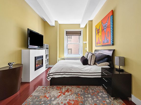 3rd image of 80 John St APT 7B
