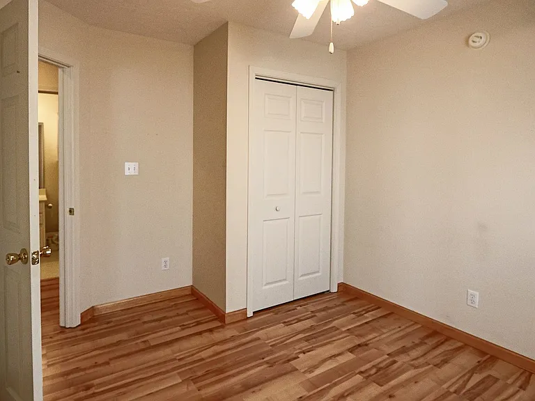 2623 E Oaklawn Ct — Photo 17