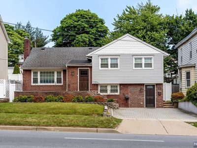 290 Orient Way, Lyndhurst, NJ, 07071