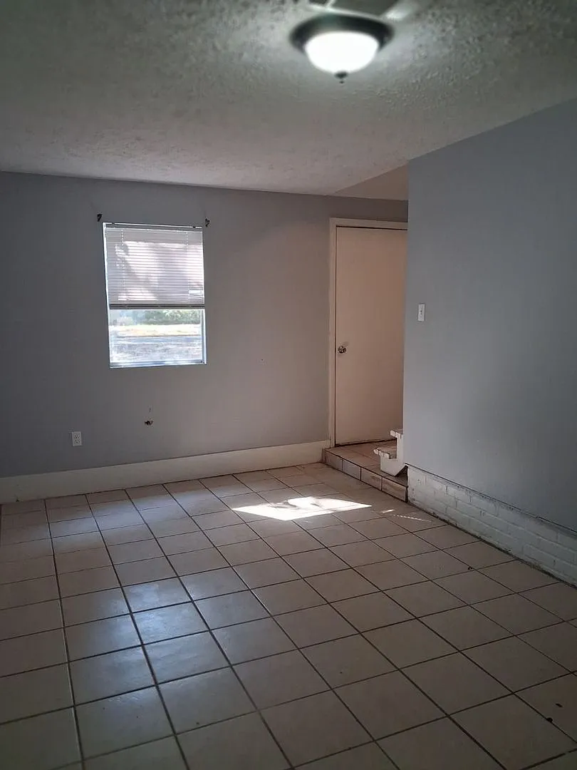 Charming 3 Bedroom Home for Rent in Alexandria — Photo 4