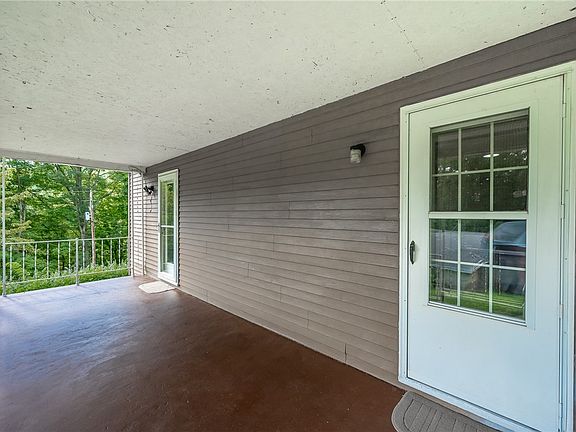 2nd image of 584 Pumphouse Rd