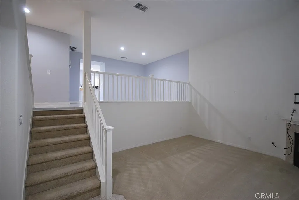 3 bed, 2.5 bath, 1614 sqft, $3,650 — Photo 4