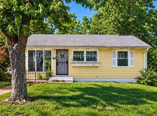 345 Caithness Rd, Saint Louis, MO 63137