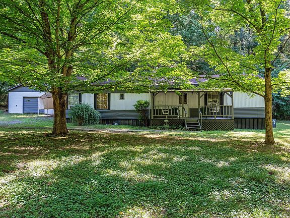 4th image of 1046 Ross Hollow Rd