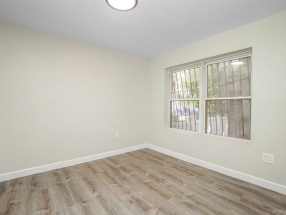 5th image of 613 Oak Terrace