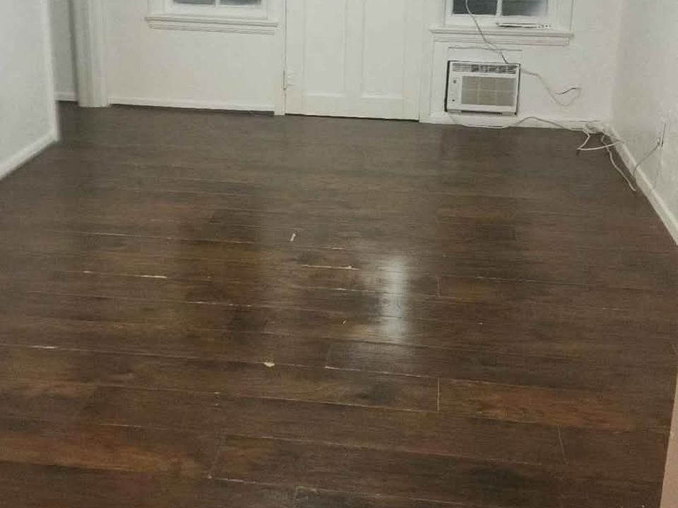 1st image of 201 N Oleander Ave APT 1