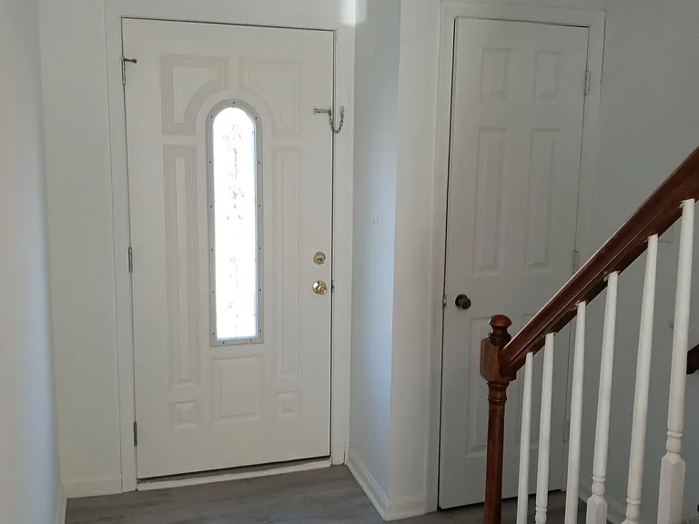 Foyer/Front Entry