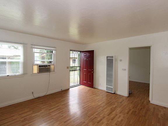 2nd image of 1119 E Grand Ave #B