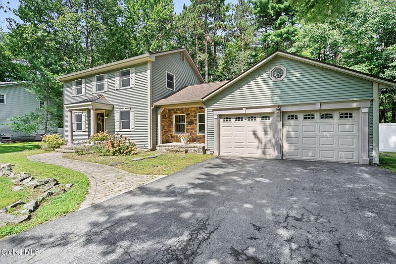 2nd image of 3 Woodmint Place
