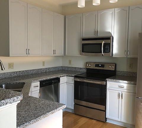 5th image of 13121 Englishwood Ln