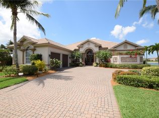 7854 Players St, Naples, FL 34113