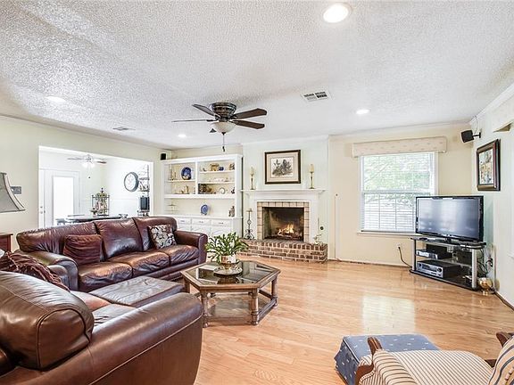 5th image of 633 Ivy Ann Dr