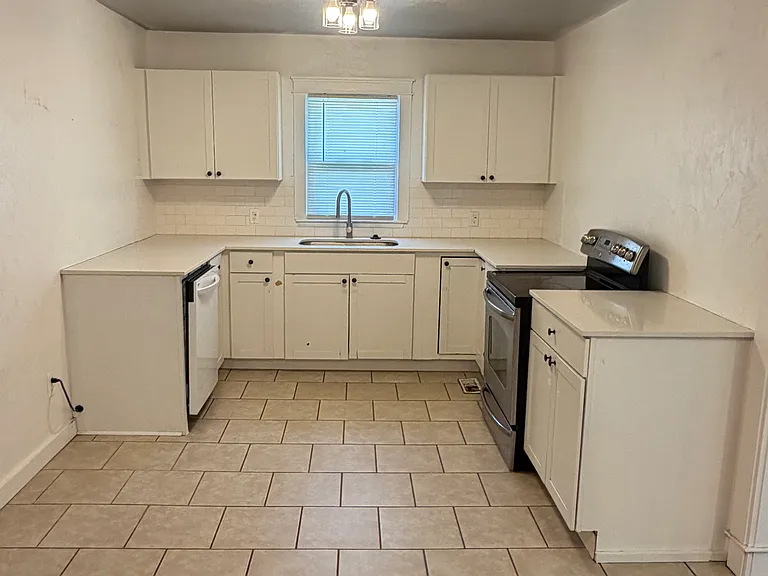 414 N 13th St — Photo 2