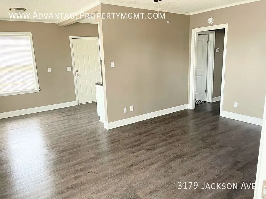 Charming 2 bedroom, 1 bathroom duplex — Photo 3